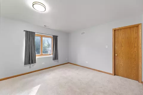 Bedroom - 10200 S Artesian Ave, Chicago, IL 60655 photo 5 of 6