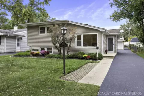 596 Lowden Ave, Glen Ellyn, IL 60137