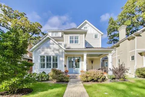 1422 Gregory Ave, Wilmette, IL 60091