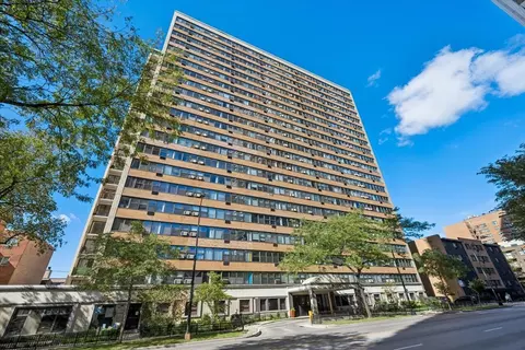 6030 N Sheridan Rd #807, Chicago, IL 60660