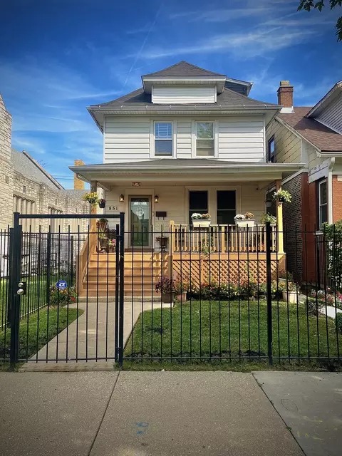 851 N Menard Ave, Chicago, IL 60651