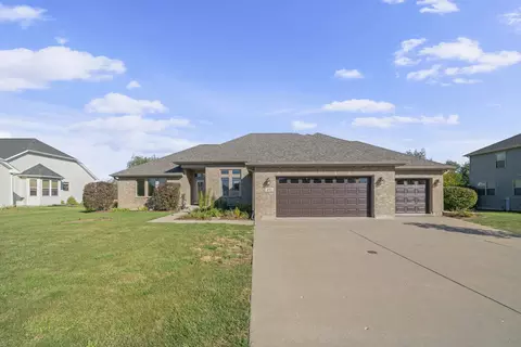 211 Wabansi Trl, Paw Paw, IL 61353