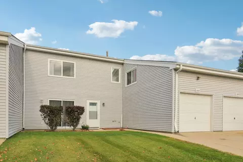 1900 Basswood Ln, Glendale Heights, IL 60139