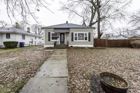 917 N Linden Ave, Waukegan, IL 60085