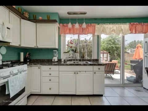 Kitchen - 5112 Deerpath Rd, Oak Forest, IL 60452 photo 1 of 2