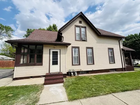 Exterior - 458 Morgan St, Elgin, IL 60123 photo 2 of 6