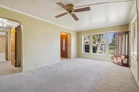 Living - 7841 44th St, Lyons, IL 60534 photo 2 of 4