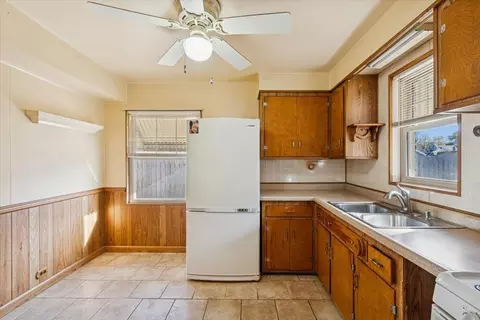 Kitchen - 7841 44th St, Lyons, IL 60534 photo 2 of 2