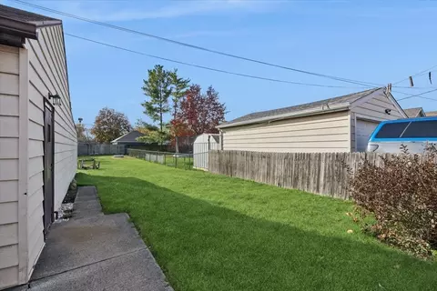 Exterior - 7841 44th St, Lyons, IL 60534 photo 3 of 4