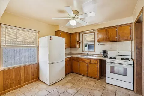 Kitchen - 7841 44th St, Lyons, IL 60534 photo 1 of 2