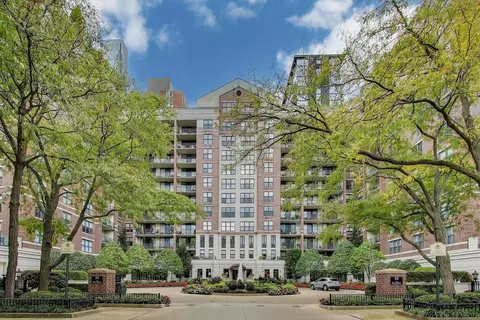 55 W Delaware Pl #810, Chicago, IL 60610