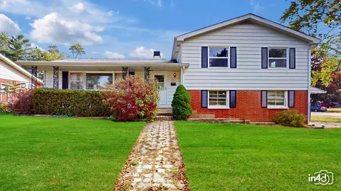 3211 Rugby Ct, Waukegan, IL 60087
