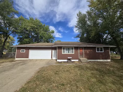 26930 Madlyn Dr, Rock Falls, IL 61071