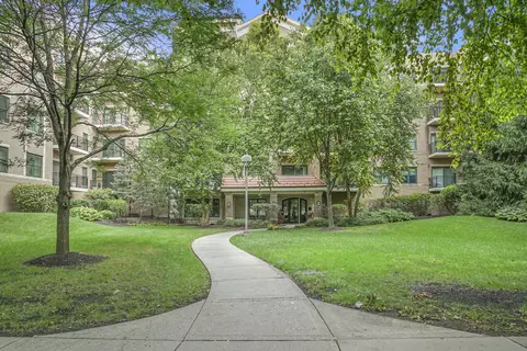 5100 W 96th St #524, Oak Lawn, IL 60453