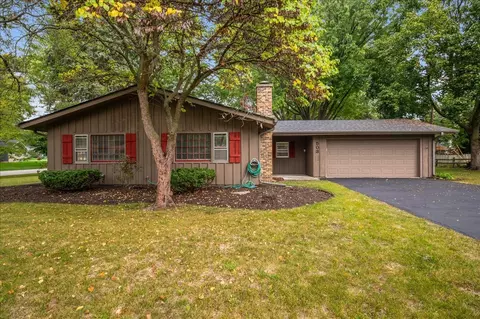 503 W State St, North Aurora, IL 60542
