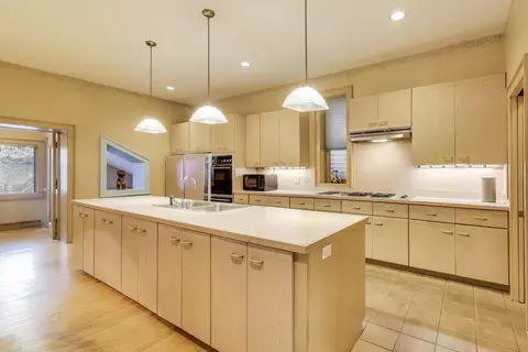 Kitchen - 907-909 W Webster Ave, Chicago, IL 60614 photo 2 of 6