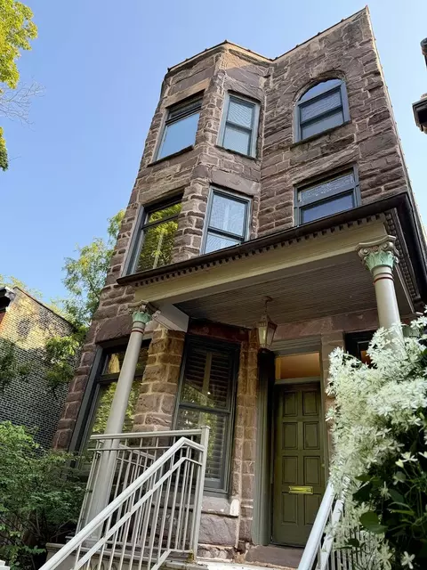 Exterior - 907-909 W Webster Ave, Chicago, IL 60614 photo 2 of 19