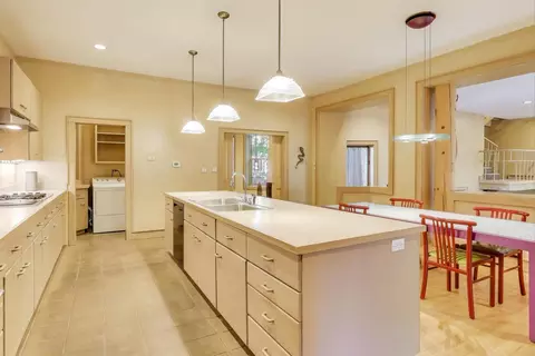 Kitchen - 907-909 W Webster Ave, Chicago, IL 60614 photo 4 of 6