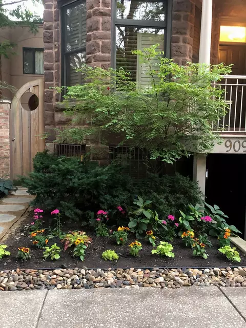 Exterior - 907-909 W Webster Ave, Chicago, IL 60614 photo 3 of 19