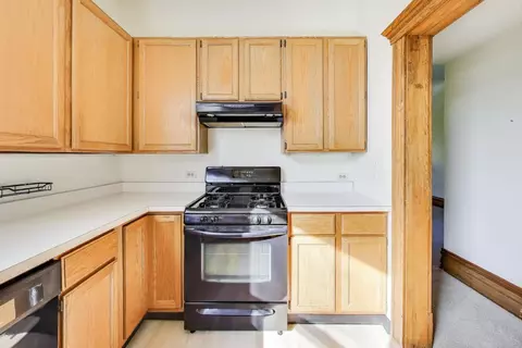 Kitchen - 907-909 W Webster Ave, Chicago, IL 60614 photo 6 of 6