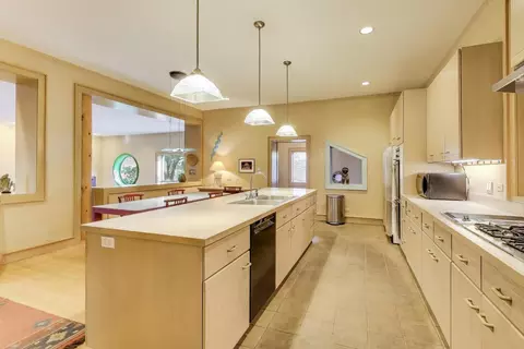 Kitchen - 907-909 W Webster Ave, Chicago, IL 60614 photo 3 of 6