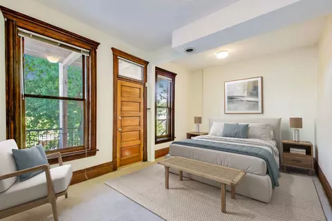 Bedroom - 907-909 W Webster Ave, Chicago, IL 60614 photo 6 of 7