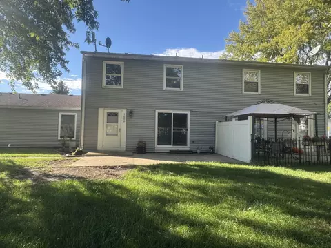 1606 E Stonehenge Dr #14-B, Sycamore, IL 60178