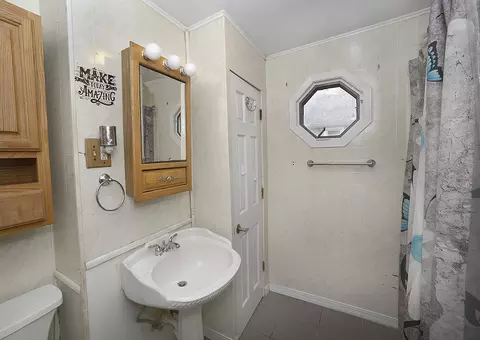 Bath - 614 2nd Ave, Ottawa, IL 61350 photo 1 of 1
