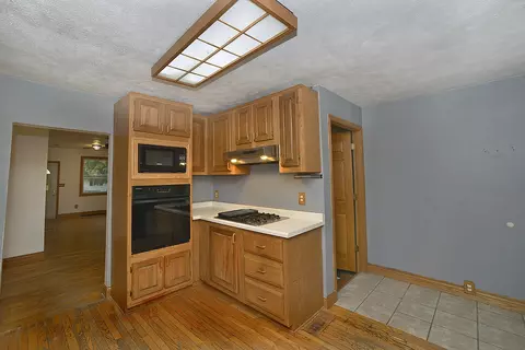 Kitchen - 614 2nd Ave, Ottawa, IL 61350 photo 2 of 2