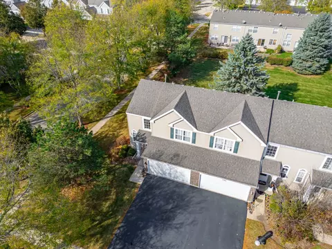797 Silk Oak Ln #797, Crystal Lake, IL 60014