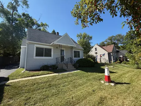 1724 Lotus Dr, Round Lake Heights, IL 60073