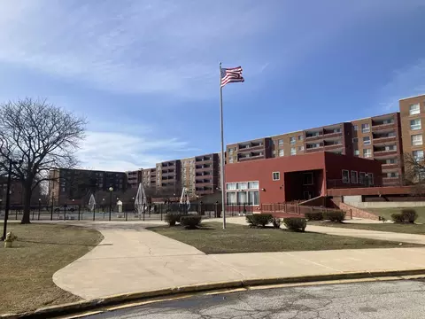 400 Park Ave #411, Calumet City, IL 60409