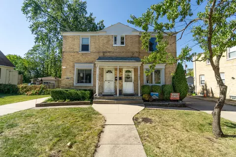1844 Illinois St, Des Plaines, IL 60018