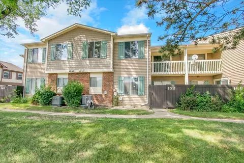 15 Fernwood Dr # B, Bolingbrook, IL 60440