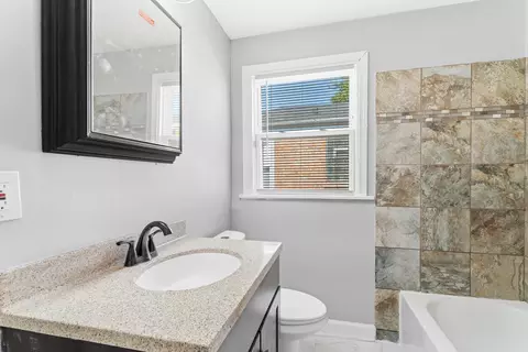 Bath - 12820 S Sangamon St, Chicago, IL 60643 photo 1 of 1