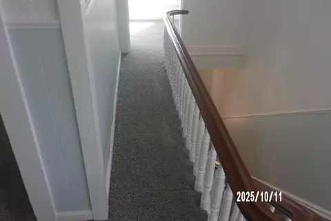 Entry Way - 466 E Cherry St, Watseka, IL 60970 photo 5 of 7