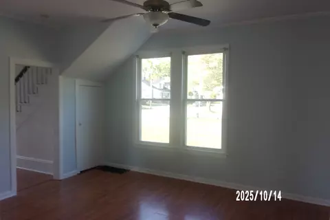 Living - 466 E Cherry St, Watseka, IL 60970 photo 3 of 4