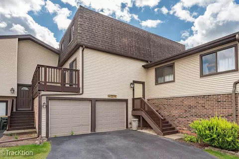 29 W425 Thornwood Ln, Warrenville, IL 60555