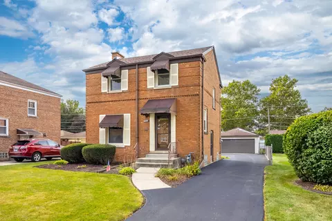 2230 Kensington Ave, Westchester, IL 60154