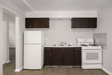 Kitchen - 1924 S 16th Ave, Broadview, IL 60155 photo 5 of 6