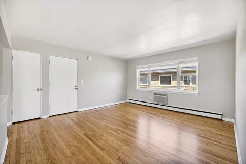 Living - 1924 S 16th Ave, Broadview, IL 60155 photo 4 of 11