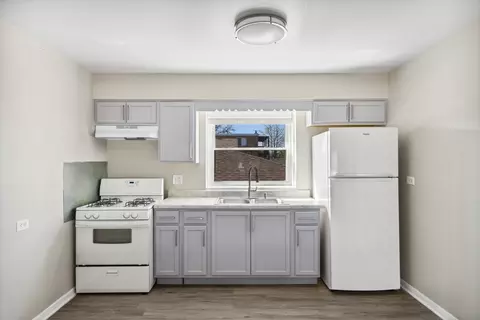 Kitchen - 1924 S 16th Ave, Broadview, IL 60155 photo 1 of 6