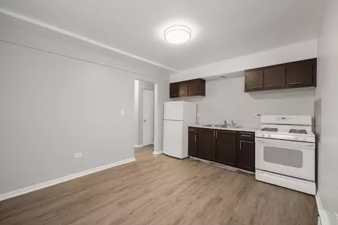 Kitchen - 1924 S 16th Ave, Broadview, IL 60155 photo 6 of 6