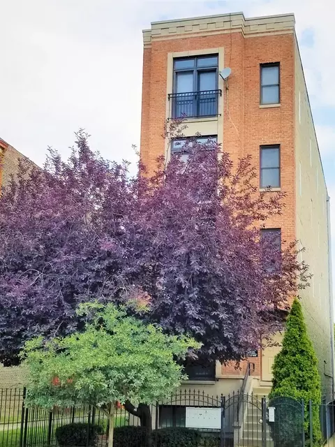 2226 W Monroe St #3, Chicago, IL 60612