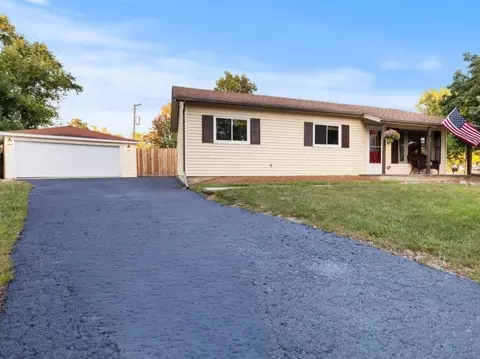 233 Malibu Dr, Bolingbrook, IL 60440