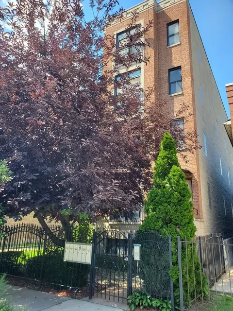 2226 W Monroe St #4, Chicago, IL 60612