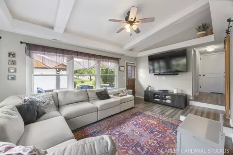 Living - 1123 Grant St, Wheaton, IL 60189 photo 2 of 3