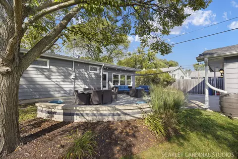 Exterior - 1123 Grant St, Wheaton, IL 60189 photo 4 of 5