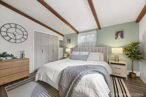 Bedroom - 1123 Grant St, Wheaton, IL 60189 photo 2 of 2