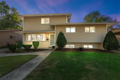 216 S Edgewood Ave, Lombard, IL 60148